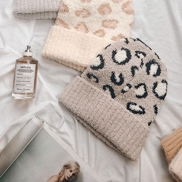 🆕️Holiday Collection// Animal print Beanie - Picture 1 of 3